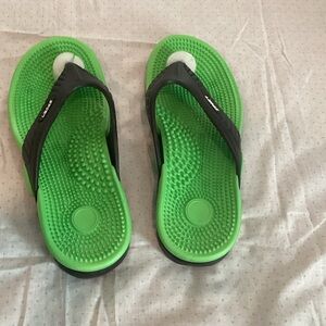 Mens  Black and Green Flip Flops.  Shoe Bin